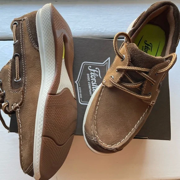 New Florsheim boys shoes - Picture 2 of 5